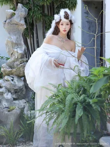 The Ethereal Elegance of Jin Yun Xi Yuki: A Modern Visual Masterpiece - image 39
