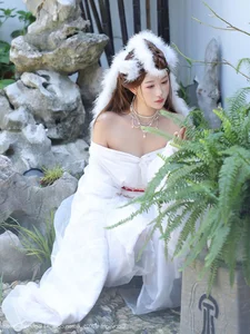 The Ethereal Elegance of Jin Yun Xi Yuki: A Modern Visual Masterpiece - image 8