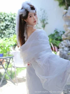 The Ethereal Elegance of Jin Yun Xi Yuki: A Modern Visual Masterpiece - image 31