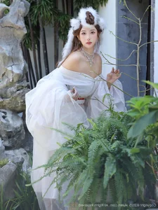 The Ethereal Elegance of Jin Yun Xi Yuki: A Modern Visual Masterpiece - image 9