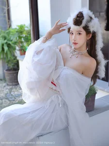 The Ethereal Elegance of Jin Yun Xi Yuki: A Modern Visual Masterpiece - image 55