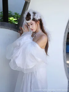 The Ethereal Elegance of Jin Yun Xi Yuki: A Modern Visual Masterpiece - image 23