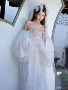 The Ethereal Elegance of Jin Yun Xi Yuki: A Modern Visual Masterpiece - image 32