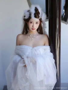 The Ethereal Elegance of Jin Yun Xi Yuki: A Modern Visual Masterpiece - image 30