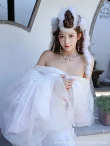 The Ethereal Elegance of Jin Yun Xi Yuki: A Modern Visual Masterpiece - image 6