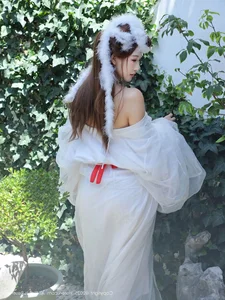 The Ethereal Elegance of Jin Yun Xi Yuki: A Modern Visual Masterpiece - image 13