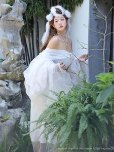 The Ethereal Elegance of Jin Yun Xi Yuki: A Modern Visual Masterpiece - image 2