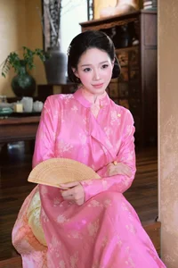 Vintage Elegance: The Timeless Beauty of Traditional Vietnamese Silk - image 2