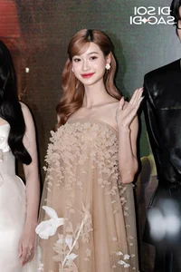 Stunning Red Carpet Looks at the 'Bus: One Way Trip' Premiere Featuring Tieu Vy - image 5