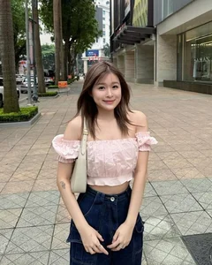 Vietnamese Gen Z Influencer Chao Stuns in Elegant Silk Dress Transformation - image 0