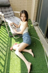 Sunlit Moments: Xiao Liu's Balcony Sunbathing for IESS - image 66