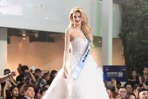 Miss World Krystyna Pyszková and Global Beauties Shine on the Red Carpet - image 9