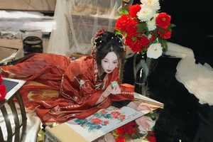Vi Ge Vivian in YiTuYu Art Language Vol.4522: A Sophisticated Study in Visual Art - image 45