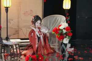 Vi Ge Vivian in YiTuYu Art Language Vol.4522: A Sophisticated Study in Visual Art - image 34