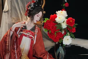 Vi Ge Vivian in YiTuYu Art Language Vol.4522: A Sophisticated Study in Visual Art - image 20