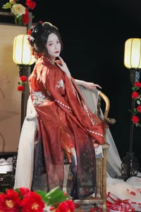 Vi Ge Vivian in YiTuYu Art Language Vol.4522: A Sophisticated Study in Visual Art - image 9