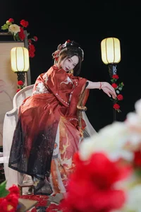 Vi Ge Vivian in YiTuYu Art Language Vol.4522: A Sophisticated Study in Visual Art - image 51