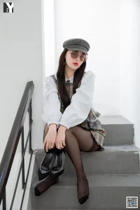 IESS Miao Jie Playful Plaid Suit Gallery: A Classic Twist on Modern Elegance - image 64