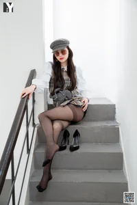 IESS Miao Jie Playful Plaid Suit Gallery: A Classic Twist on Modern Elegance - image 61