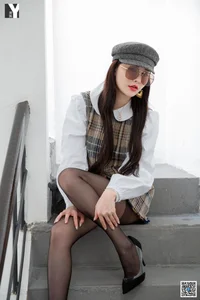 IESS Miao Jie Playful Plaid Suit Gallery: A Classic Twist on Modern Elegance - image 81