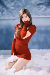 Xiao Yu: Captivating Red in a Winter Wonderland - YiTuYu Vol.8792 Photo Collection - image 5