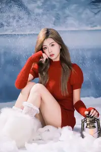 Xiao Yu: Captivating Red in a Winter Wonderland - YiTuYu Vol.8792 Photo Collection - image 9
