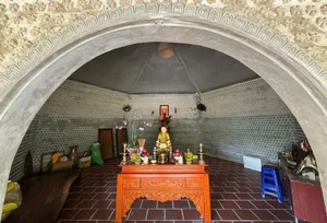 Sustainable Spirituality: Discover the Unique Temple Built Entirely from Thousands of Plastic Bottles - image 10