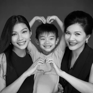 The Captivating Legacy of a Cinema Icon: Exploring the Timeless Beauty and Pure Grace of a Star’s Daughter - image 5