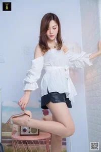 Elegant Modeling Gallery of Zi Qi in Little Pink Collection by IESS - image 2