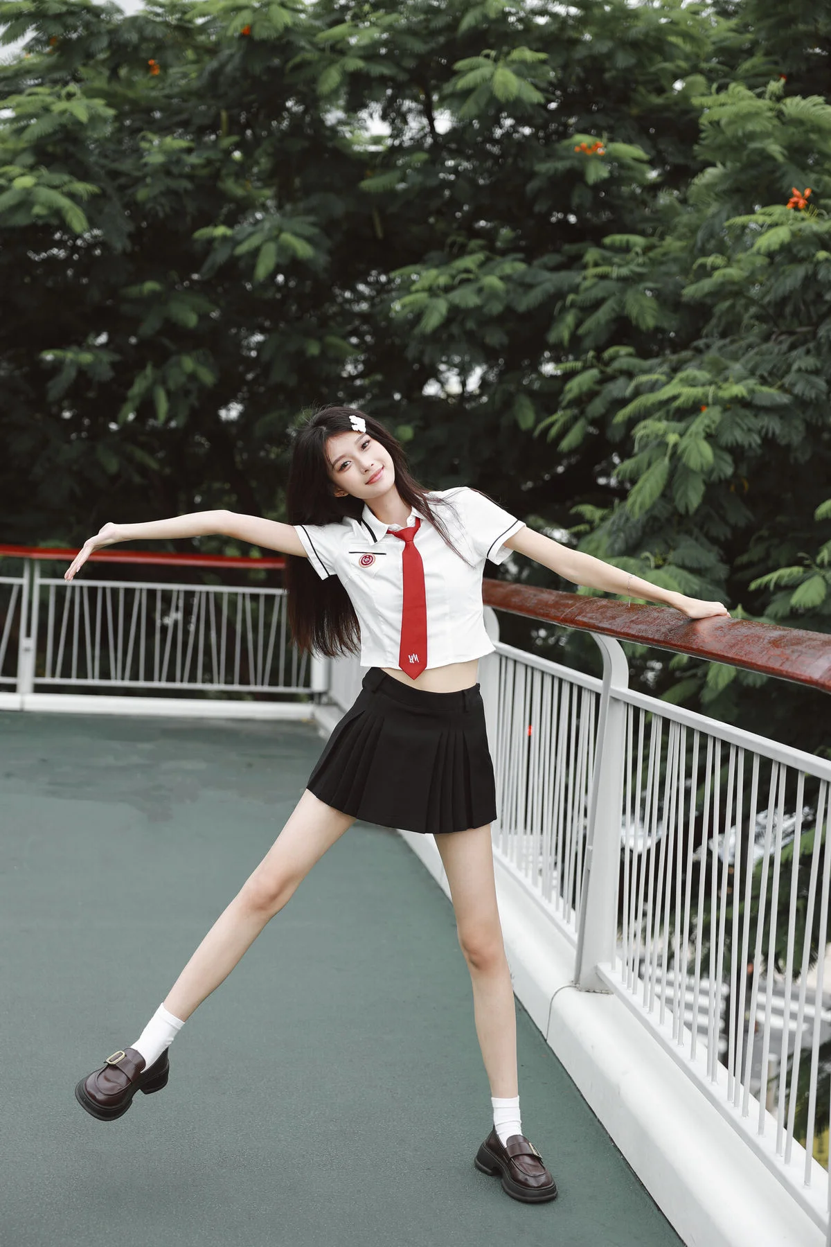 Dynamic Visuals and Creative Posing in YiTuYu Art Language Vol.7676