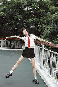 Dynamic Visuals and Creative Posing in YiTuYu Art Language Vol.7676 - image 0