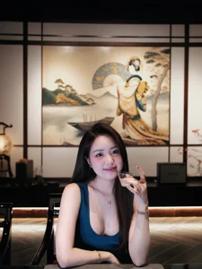 Hanoi Socialite Showcases Athletic Elegance at the Archery Range - image 2
