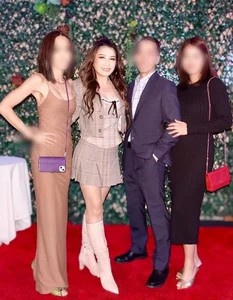 Age-Defying Style: How Bang Kieu's Ex-Wife Masters Youthful Fashion in Her 50s - image 1