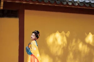 Timeless Elegance in Hanfu: YiTuYu Art Language Vol.8852 featuring E E Chi Bu Bao - image 4