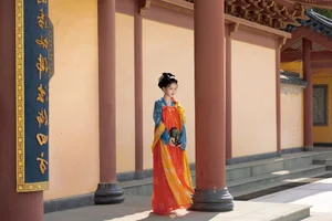 Timeless Elegance in Hanfu: YiTuYu Art Language Vol.8852 featuring E E Chi Bu Bao - image 24