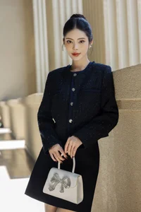The Ultimate Guide to Elegant and Flattering Office Fashion for Modern Women - image 7
