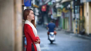 Le Vu Quynh Tram Celebrates Lunar New Year in Elegant Traditional Ao Dai - image 5