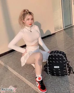 The Rise of Sexy and Bold Fashion: How Influencers are Redefining Style - image 27