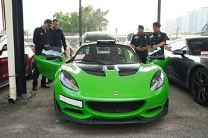 Massive Collection of Seized Luxury Supercars: 50+ High-Performance Vehicles Including Lamborghinis and Ferraris Discovered in Malaysia - image 6
