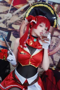 Stunning Houshou Marine Cosplay by Hidori Rose: Exclusive 31-Photo Gallery and Video of the Iconic Pirate Captain - image 5