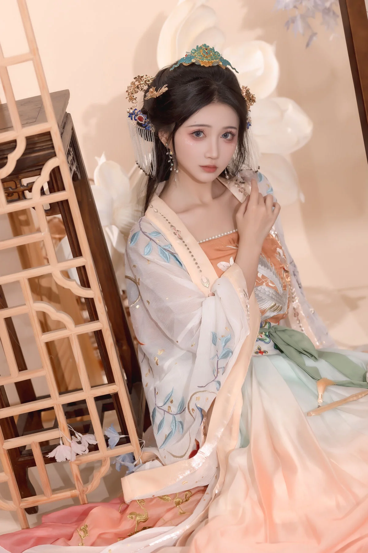 YiTuYu Art Language Vol.7470 - Stunning Portraiture by Qi Luo Sheng De Xiao Su Su