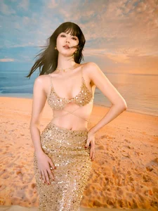 Timeless Beauty: The Secrets Behind the Stunning Physique of the Lingerie Queen in Her 40s - image 4