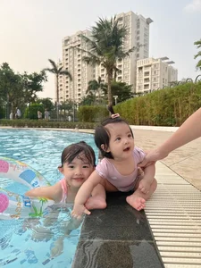 Miss Ky Duyen Lifestyle: Elegant Moments and Chic Poses with Her Adorable Pet Dog - image 1