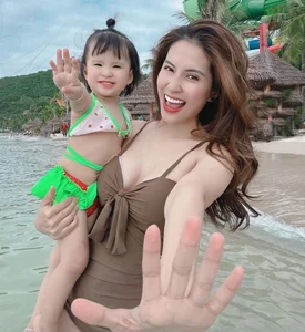 Gen Z Hot Moms in Vietnam: Redefining Modern Motherhood with Style and Grace - image 4