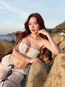 Influencer Chu Nha Mi Captivates Social Media with Elegant Fashion and Fitness Inspiration - image 4