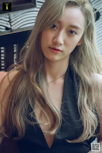 Summer Style Trends: IESS Model Lele Showcases the Summer Backless Fashion Series - image 47