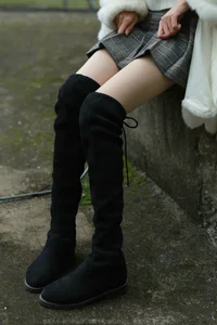 IESS Tuan Tuan Long Boots and Silk Hosiery Fashion Showcase - image 21
