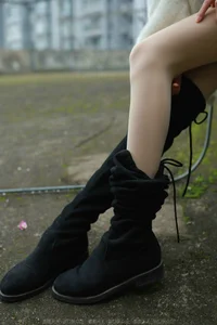 IESS Tuan Tuan Long Boots and Silk Hosiery Fashion Showcase - image 22