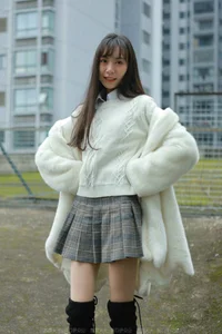 IESS Tuan Tuan Long Boots and Silk Hosiery Fashion Showcase - image 8