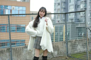 IESS Tuan Tuan Long Boots and Silk Hosiery Fashion Showcase - image 14